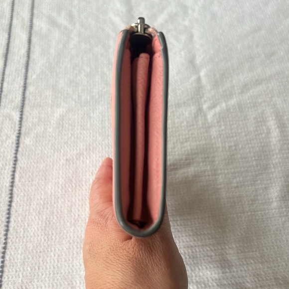 Adorable Pink Coach Wallet - Picture 5 of 6